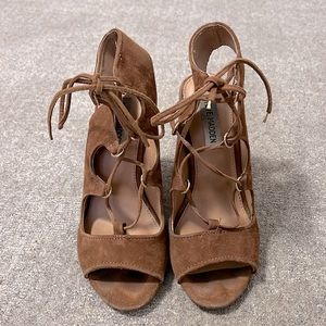 Steve Madden Camel Color Aryah Size 6.5M